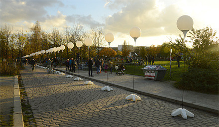 plasterstr-lichtgrenze-mauerpark