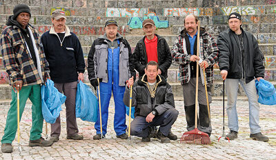 Park-Pflegekräfte kämpfen gegen Müll und um Job