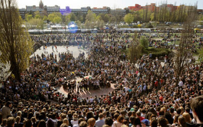 Karaoke im Mauerpark: The Show Must Go On